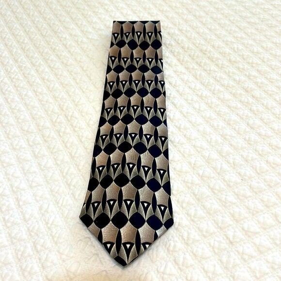 Halston 100% Italian Silk Necktie - Picture 1 of 4